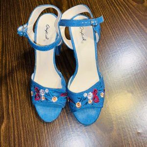 Qupid Denim Jean Embroidered Floral Heel Size 6